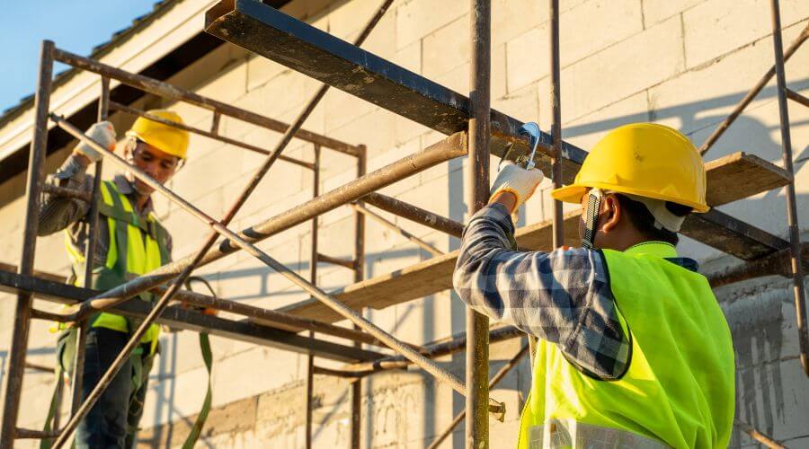 Professional gutter cleaning in Laddonia, MO